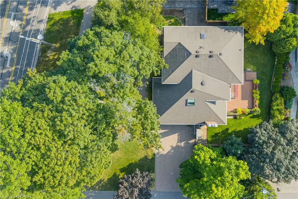 2428 Lakeshore Road