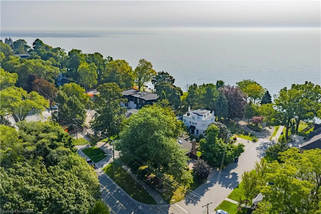 2428 Lakeshore Road