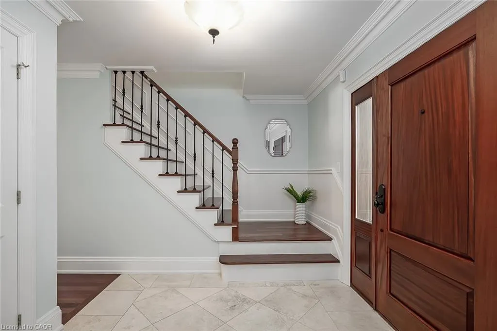 2428 Lakeshore Road