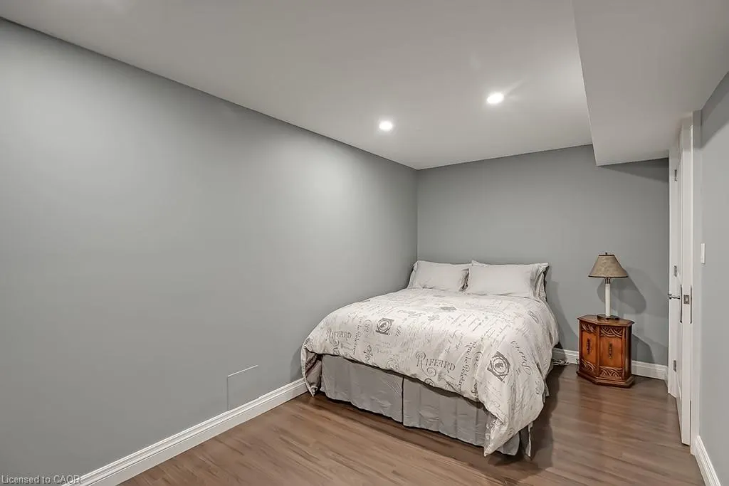 2428 Lakeshore Road