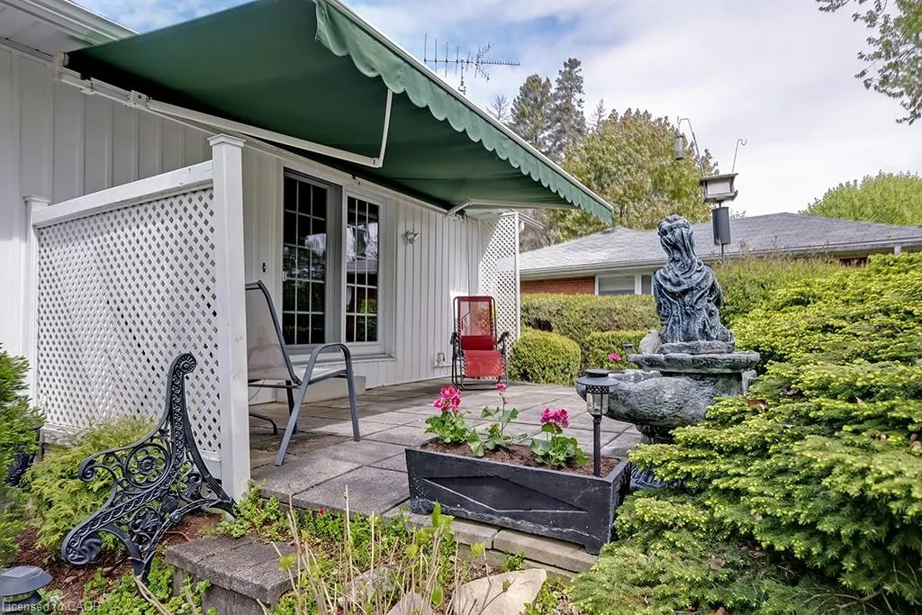 327 Strathcona Drive