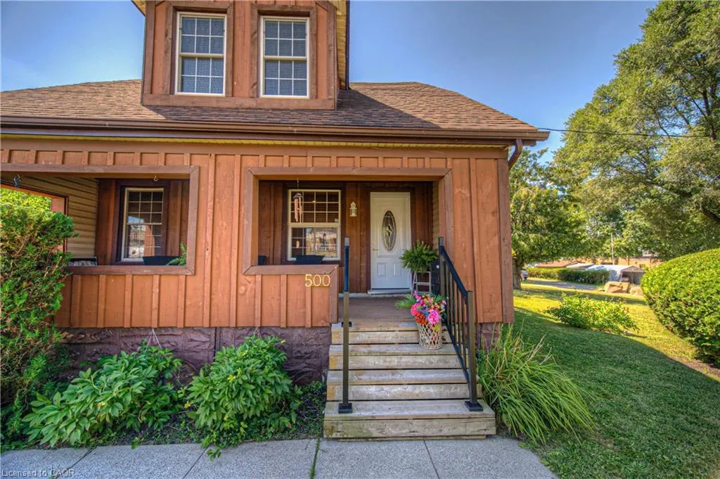 500 Dundas Street S