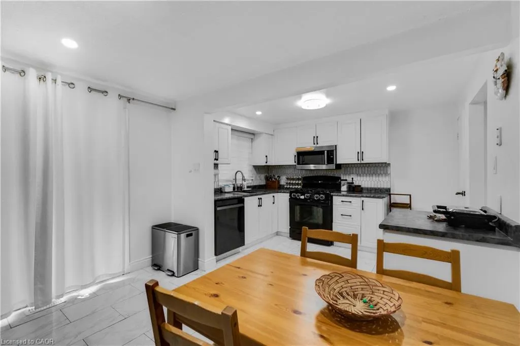 539 Parkview Crescent