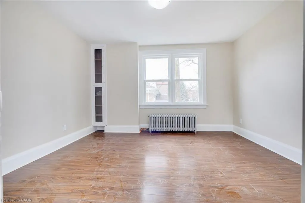 457 King Street E