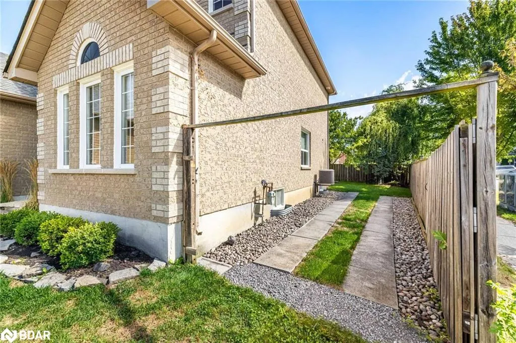 18 Max Avenue