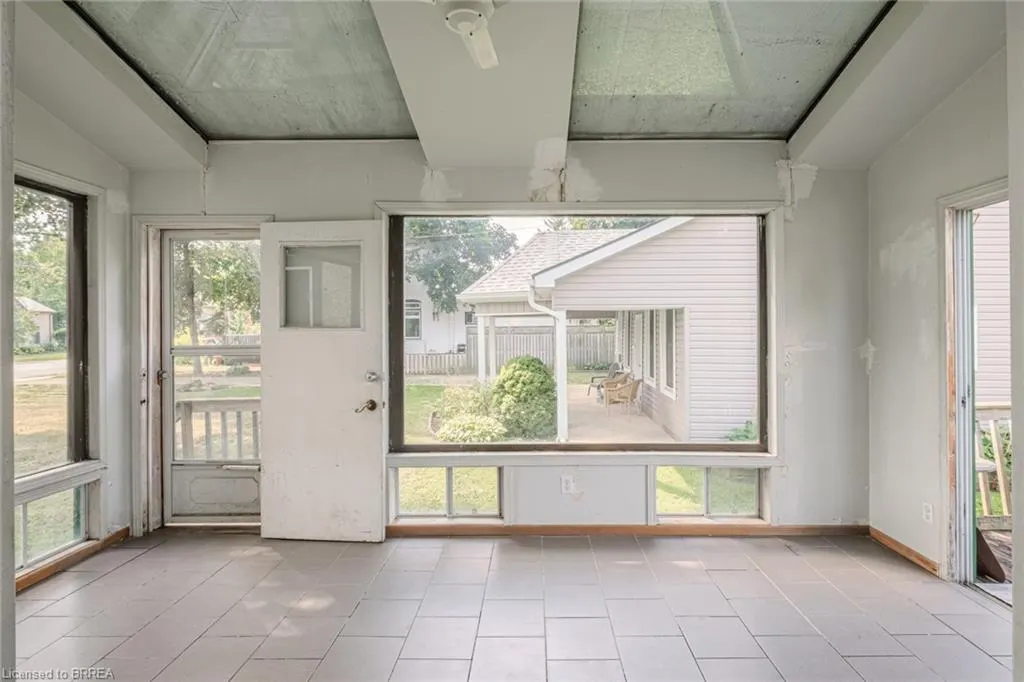 405 Maple Avenue S