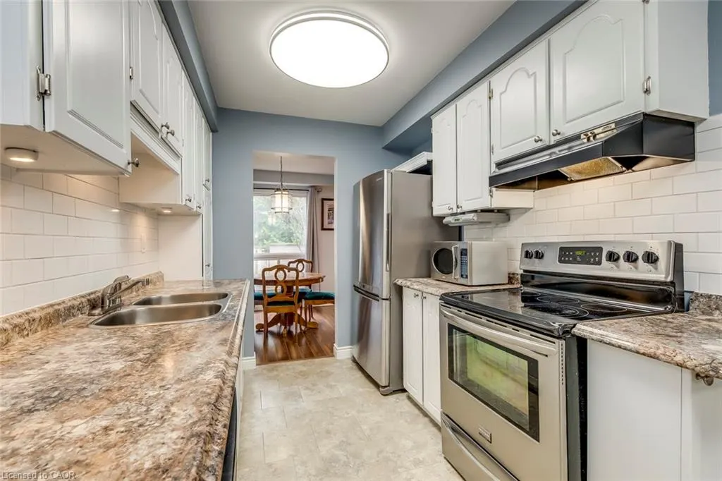 1548 Newlands Crescent, #14