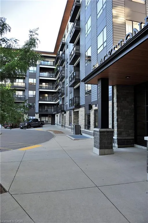251 Northfield Drive E, #403