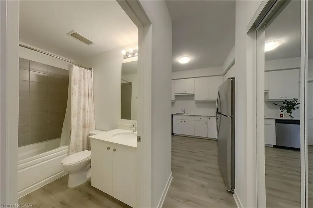 251 Northfield Drive East Drive, #403