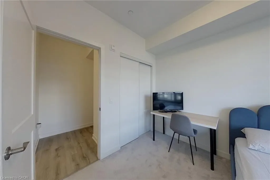 251 Northfield Drive E, #403