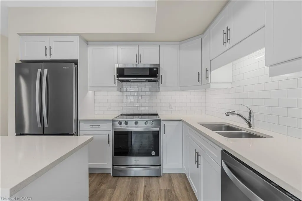 118 Summersides Boulevard, #303
