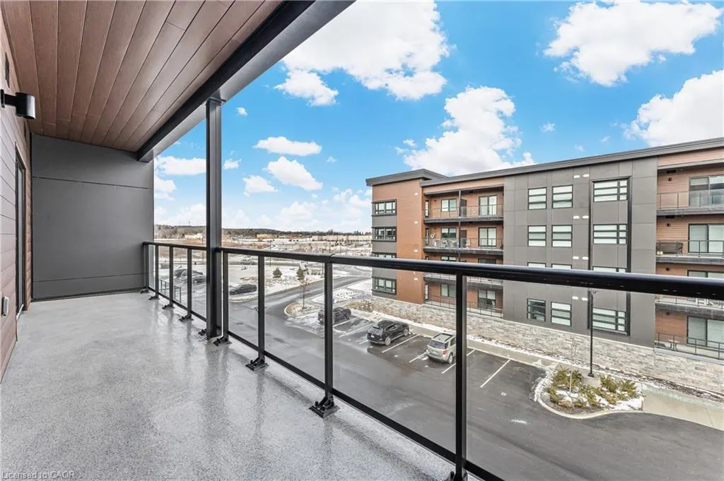118 Summersides Boulevard, #303