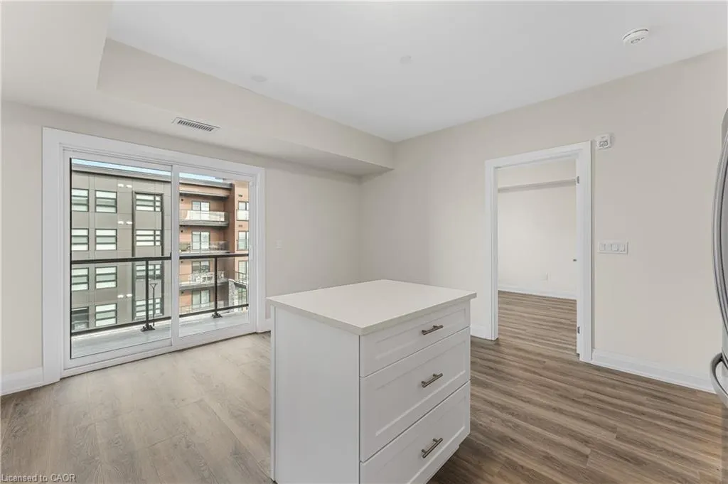 118 Summersides Boulevard, #303