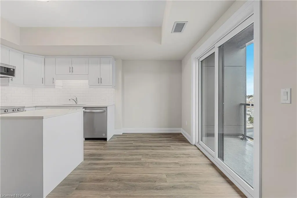 118 Summersides Boulevard, #303