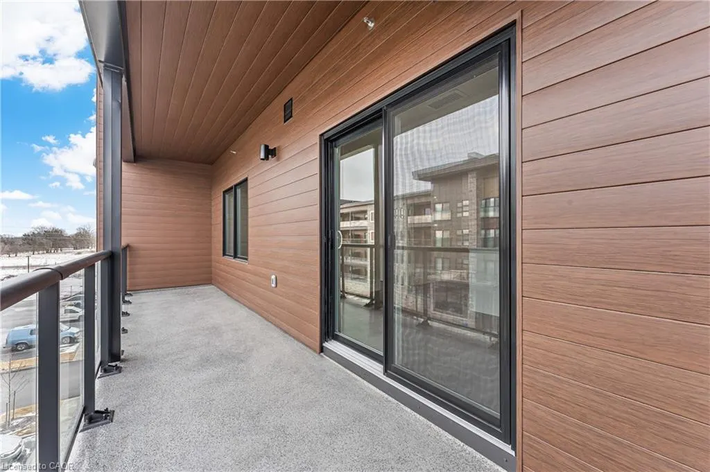118 Summersides Boulevard, #303