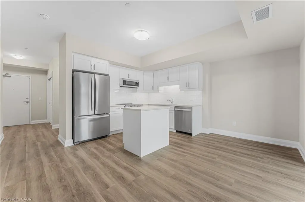 118 Summersides Boulevard, #303