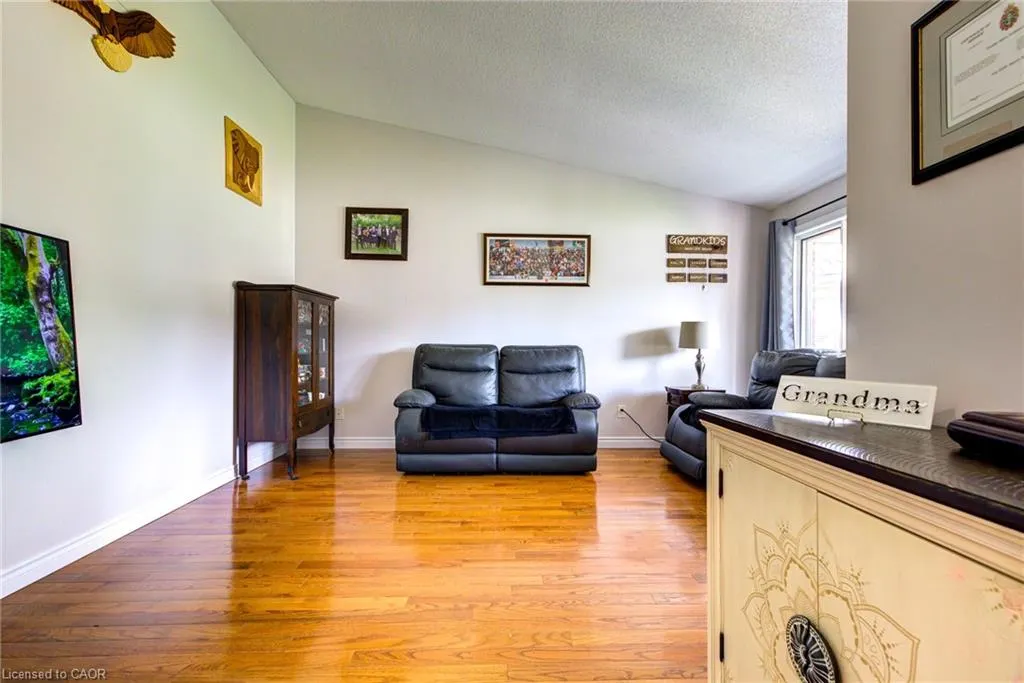 10 Glen Abbey Court