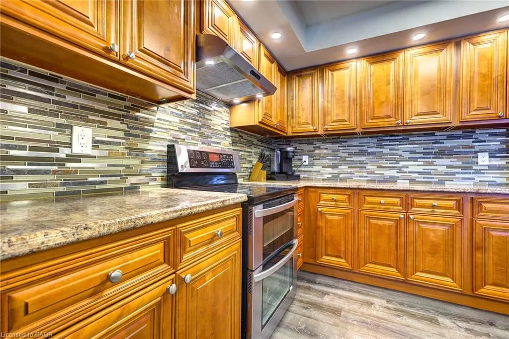 10 Glen Abbey Court