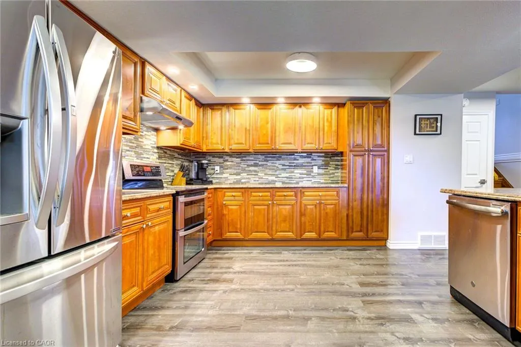 10 Glen Abbey Court