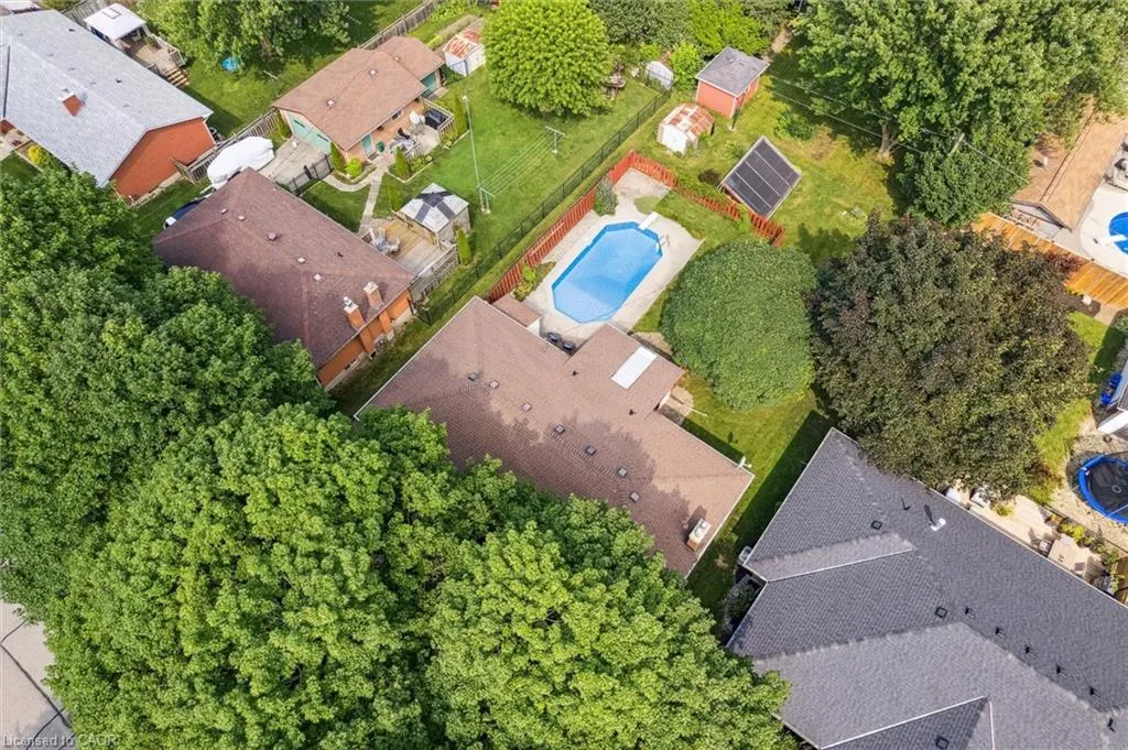 9 Robin Drive