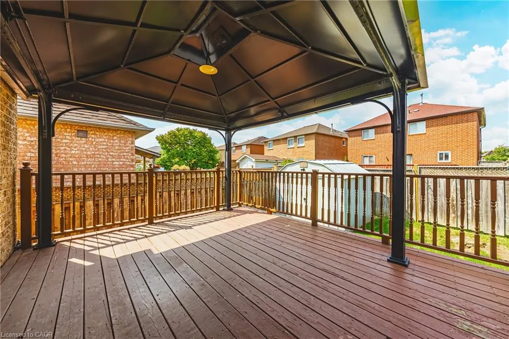 12 Summerfield Crescent