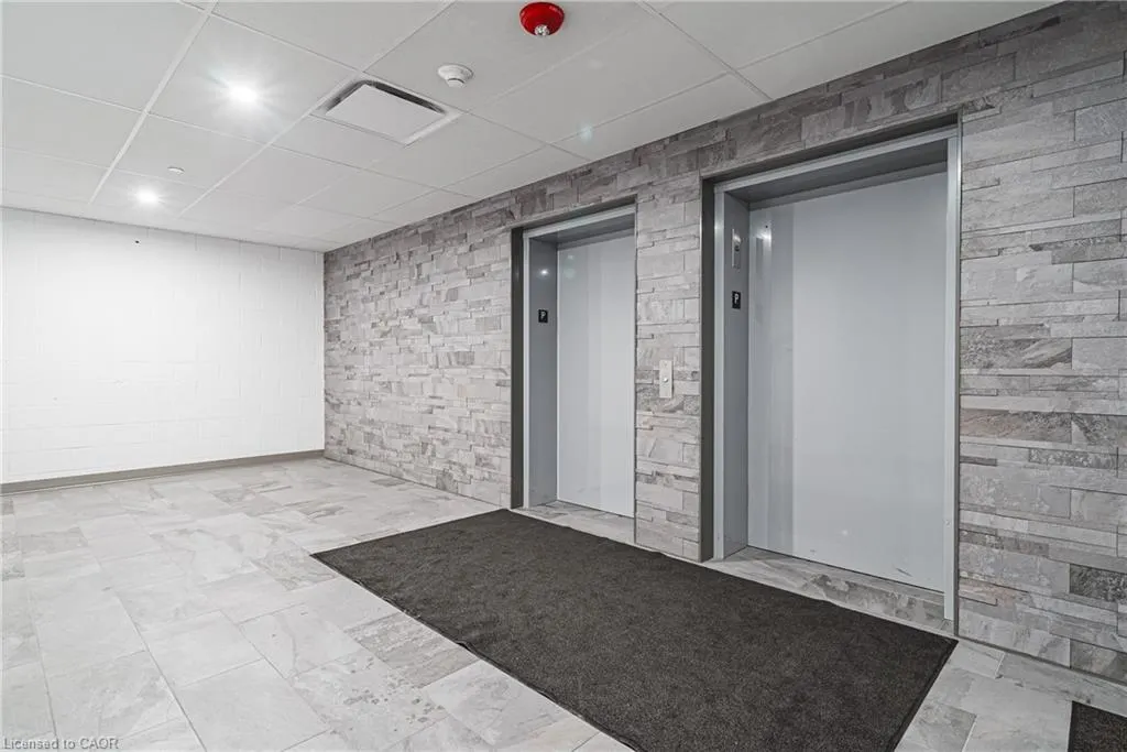 470 Dundas Street, #1005