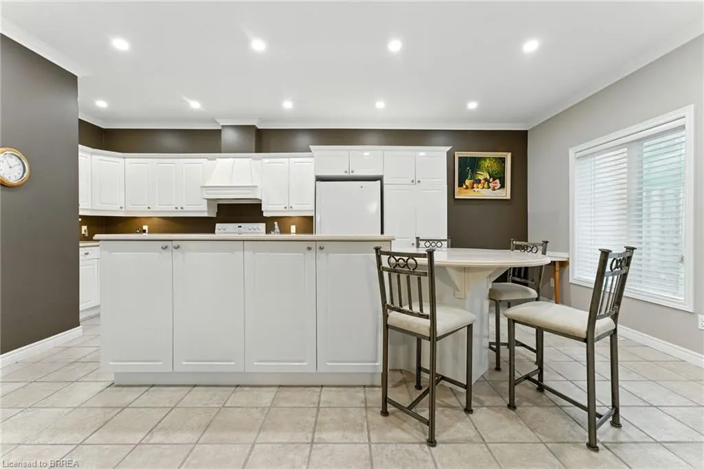 24 Hardy Road, #16