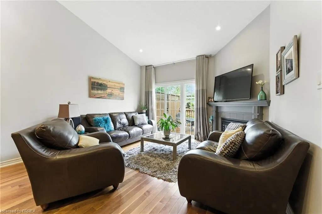 655 Park Road N, #2