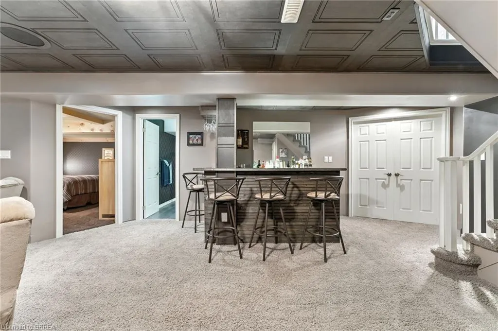 655 Park Road N, #2