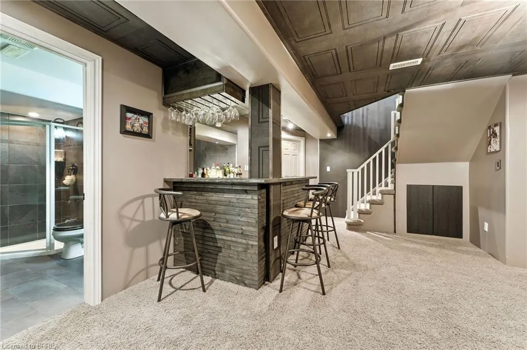 655 Park Road N, #2