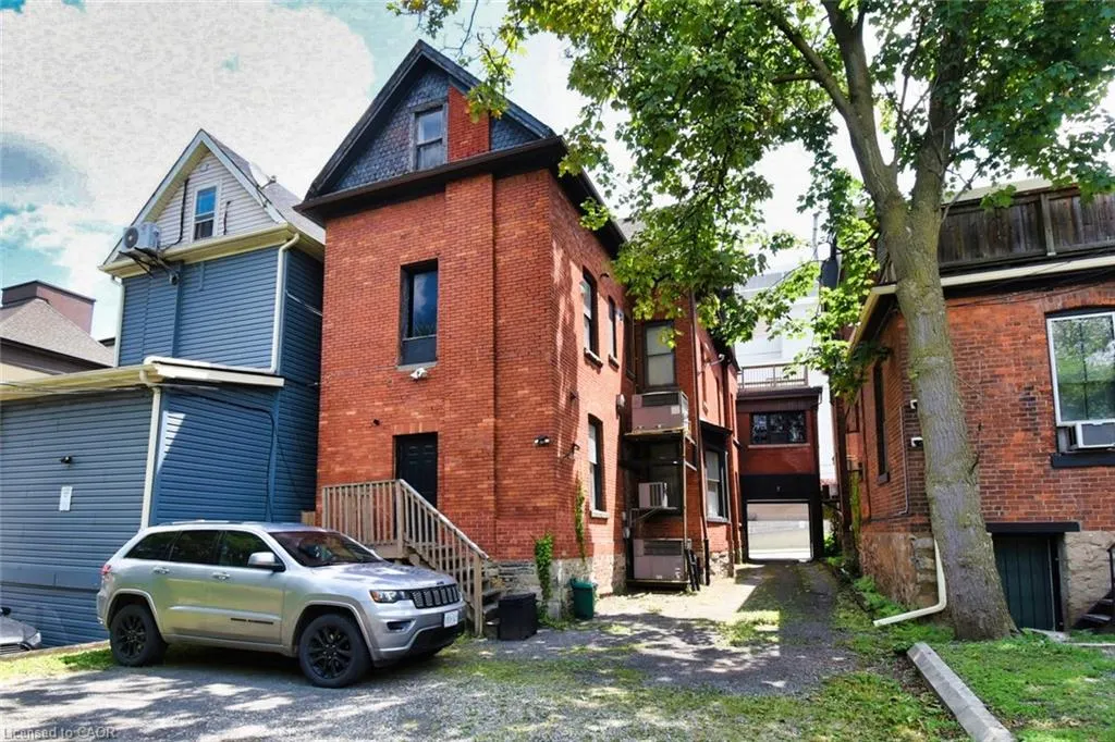 242 James Street S