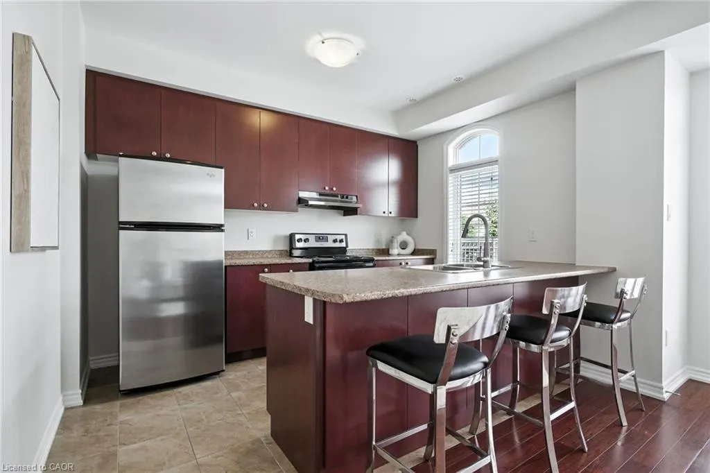 2570 Grand Oak Trail