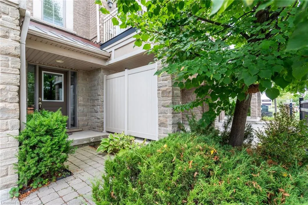 2570 Grand Oak Trail
