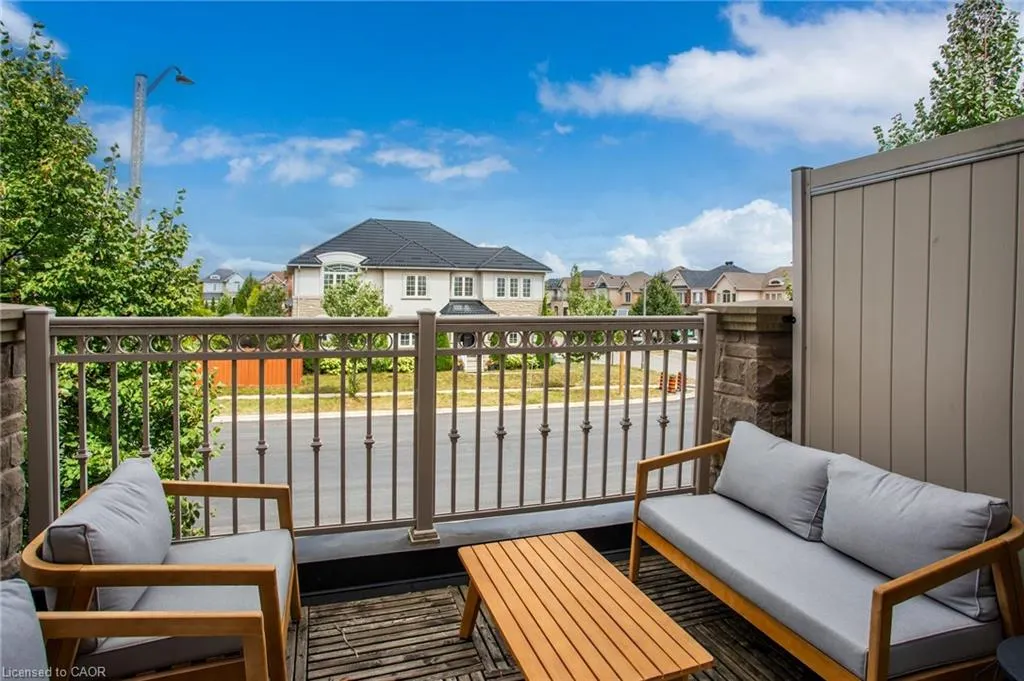 2570 Grand Oak Trail