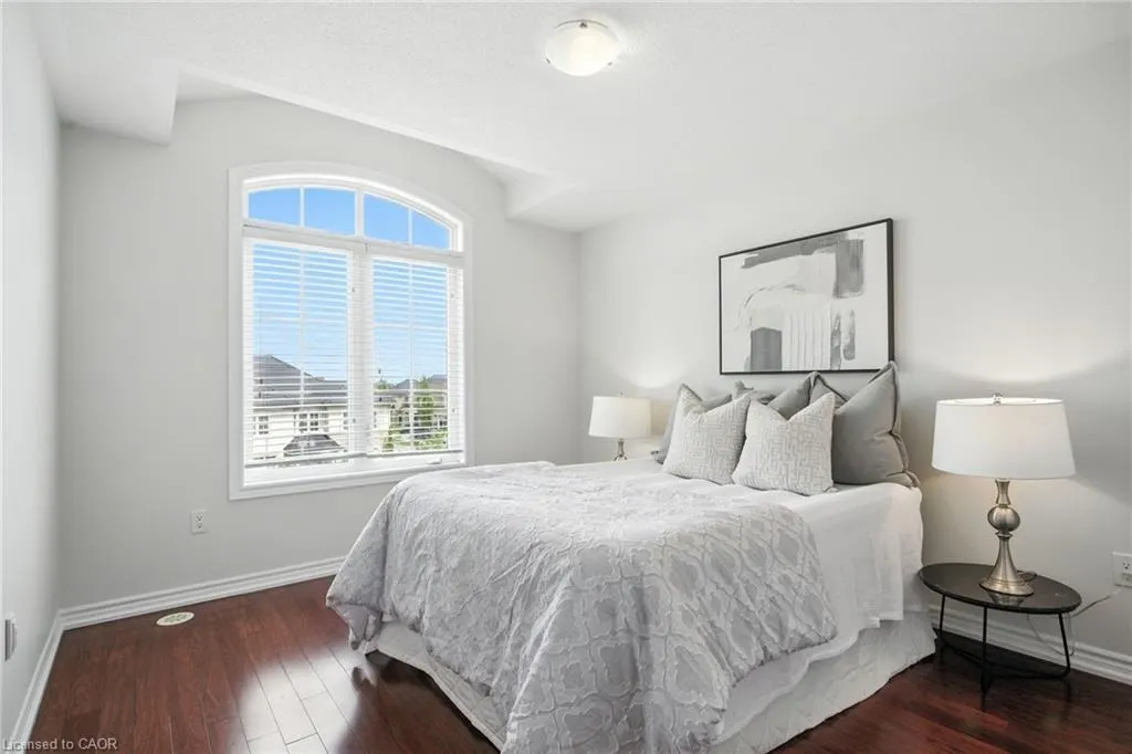 2570 Grand Oak Trail