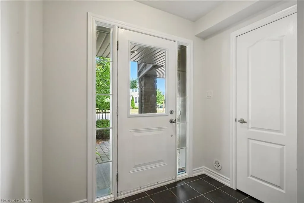 2570 Grand Oak Trail
