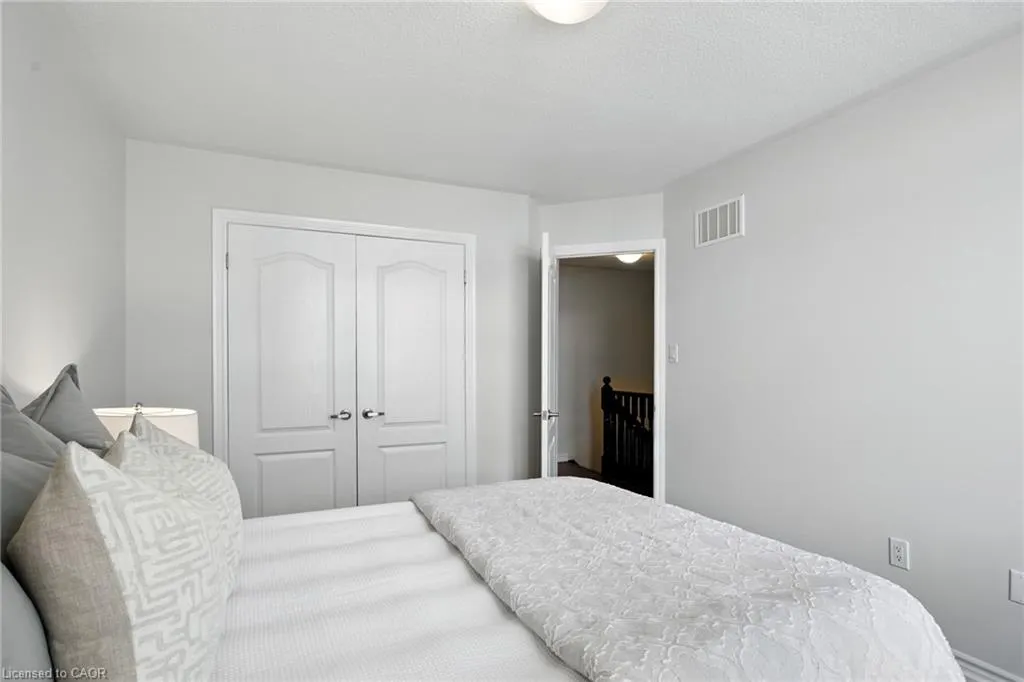 2570 Grand Oak Trail