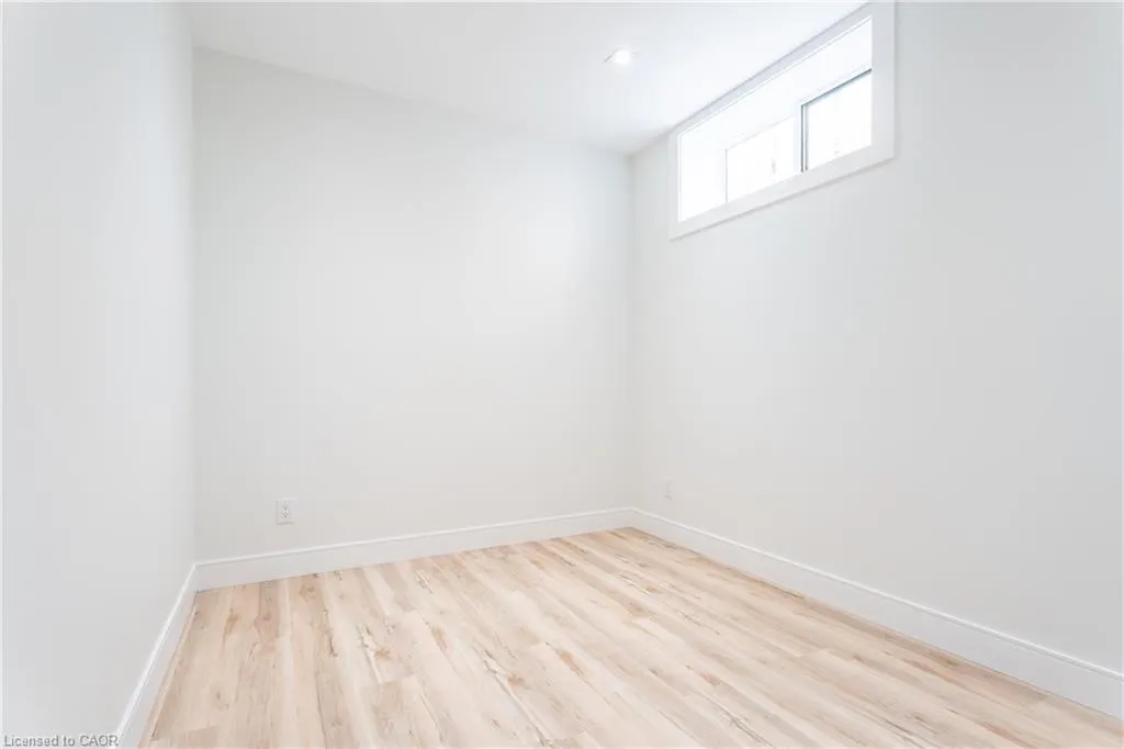 25 Shadyside Avenue, #B