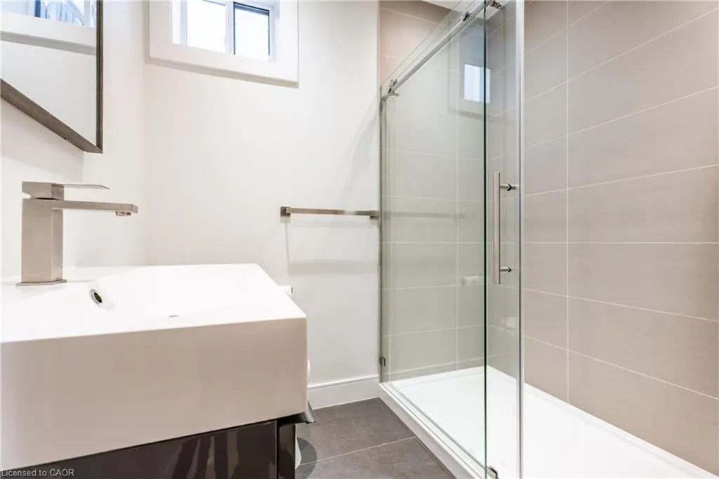 25 Shadyside Avenue, #B