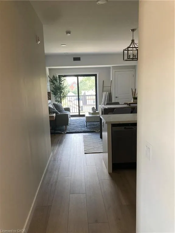 15 Talbot Street West Street W, #304
