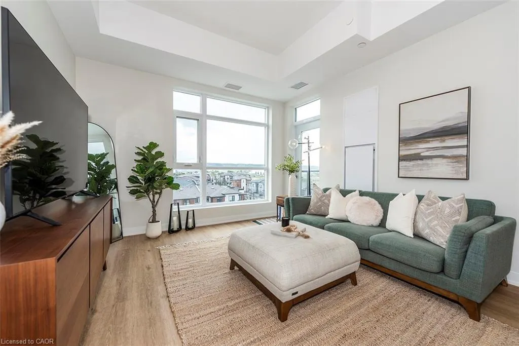600 North Service Road Road, #606