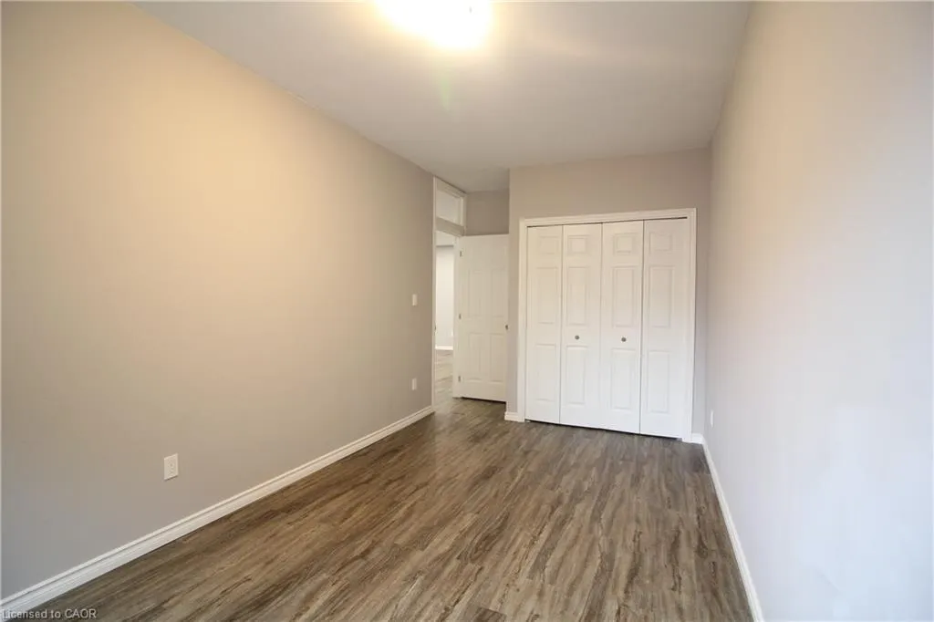 21 King Street E, #1B