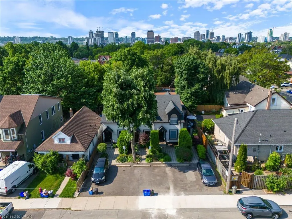 23 Macaulay Street W, #2
