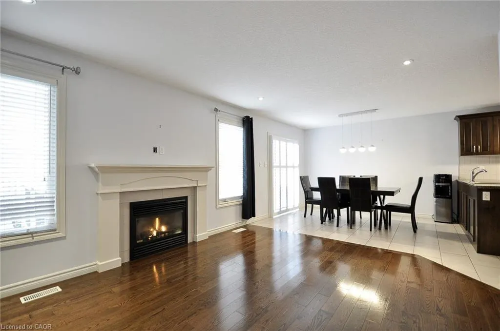 8 Lockwood Street