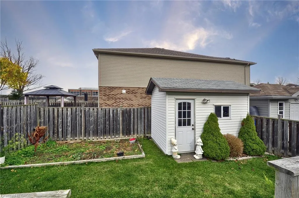 8 Lockwood Street