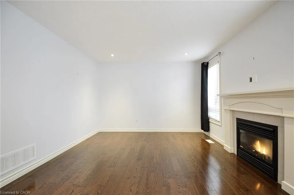 8 Lockwood Street