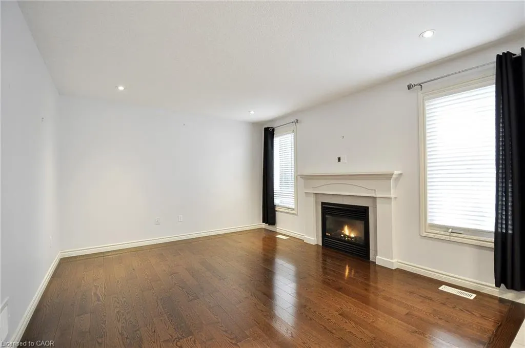 8 Lockwood Street