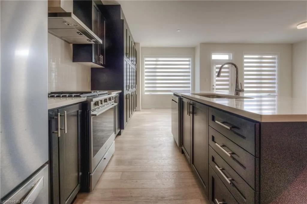 104 Settlers Road E