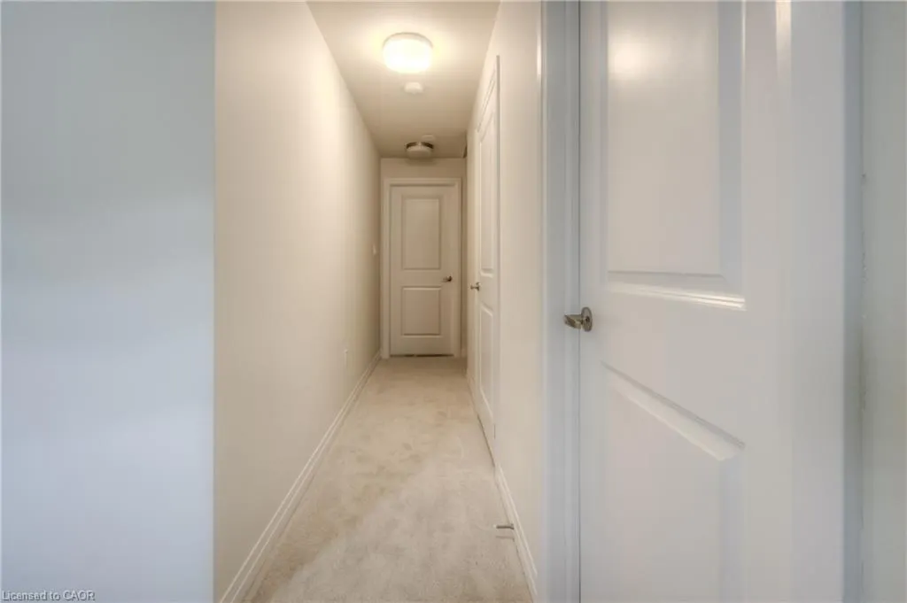 104 Settlers Road E