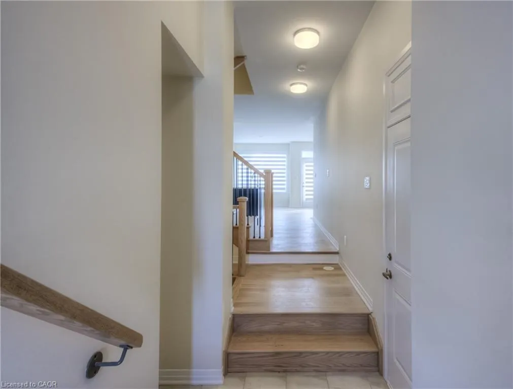 104 Settlers Road E